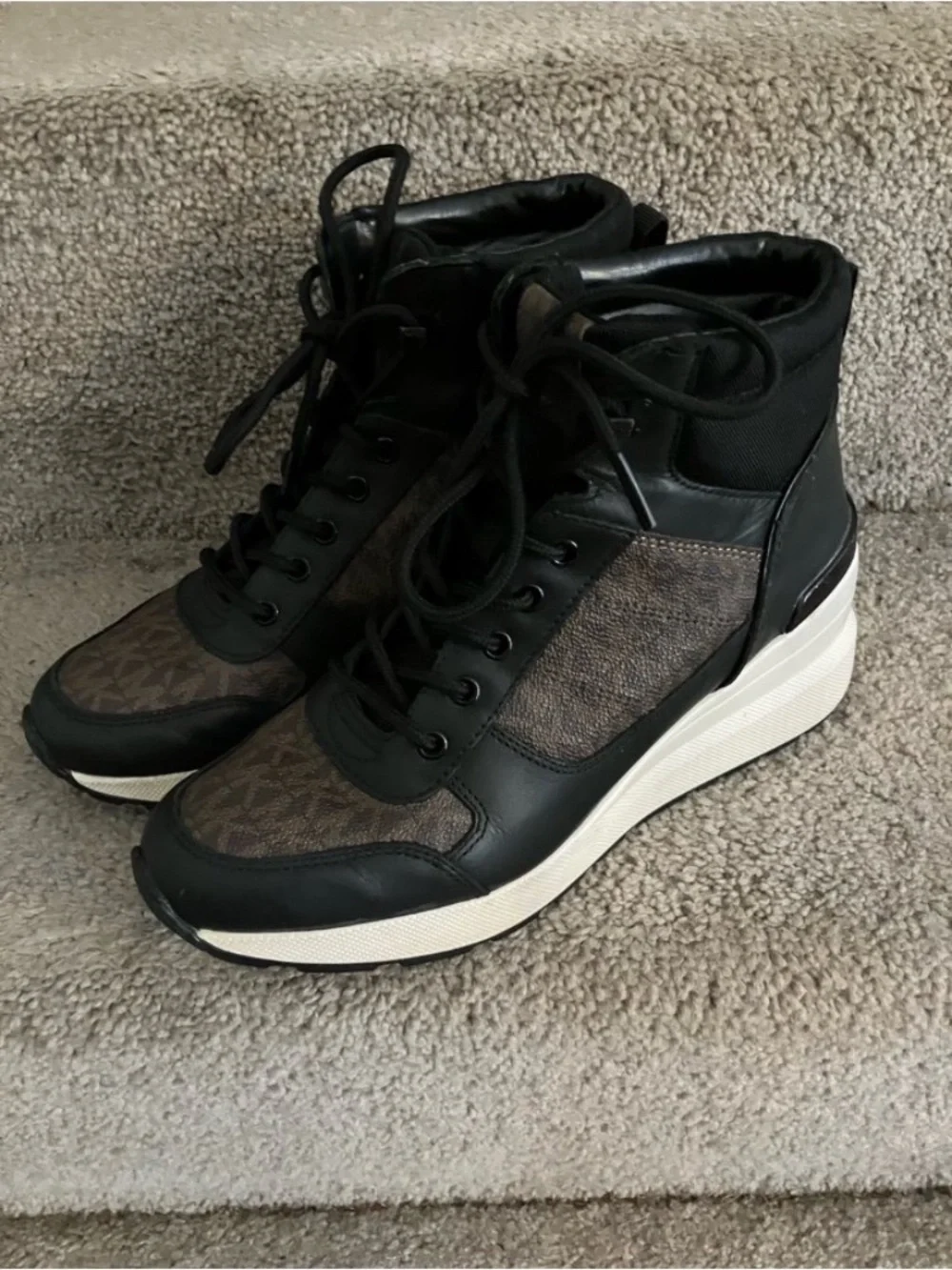 Michael Kors Black and Brown Platform Lace-Up Ankle Boots sz 8